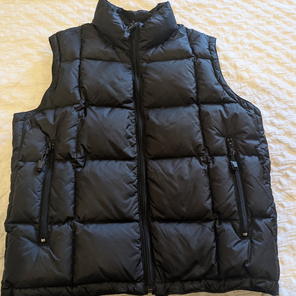 GAP Black Quilted Puffer Vest